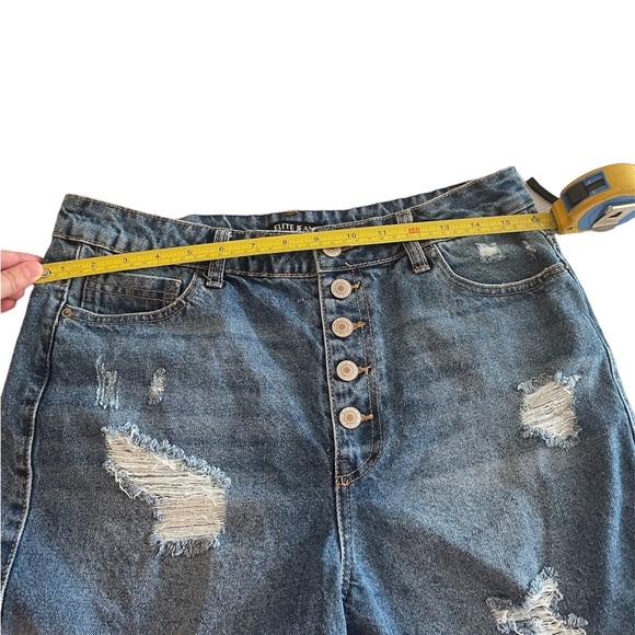 Denim elite distressed shorts size 11 - Picture 5 of 6